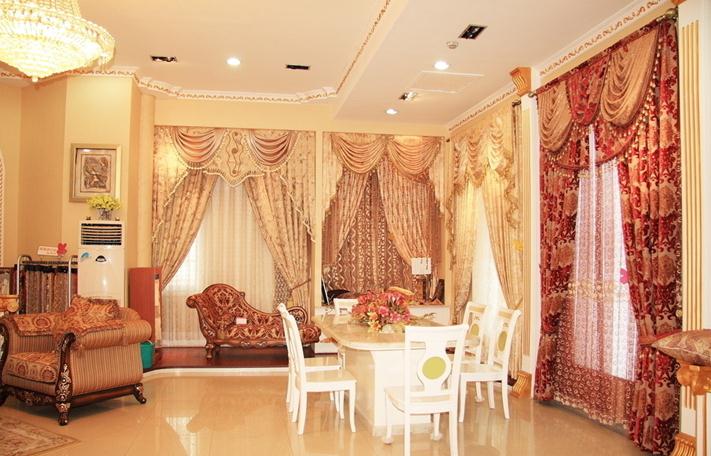 在窗帘布艺店选择产品时要注意