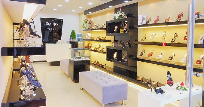 增城女鞋专卖店效果图